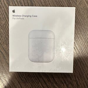 Apple AirPods Wireless Charging Case - White
